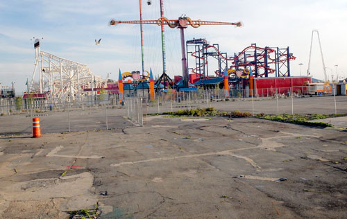 Sitt-ing vacant: Thor Equities properties dirty and derelict, Coney Islanders complain