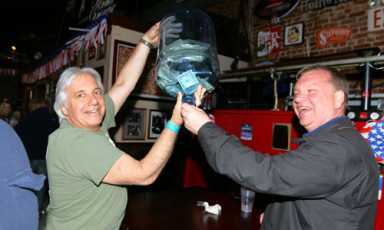 Memorial Day Parade fund-raiser rocks Salty Dog