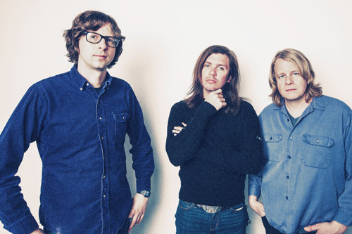 Riffin’ cousins: Greenpoint band Dead Stars is a family affair