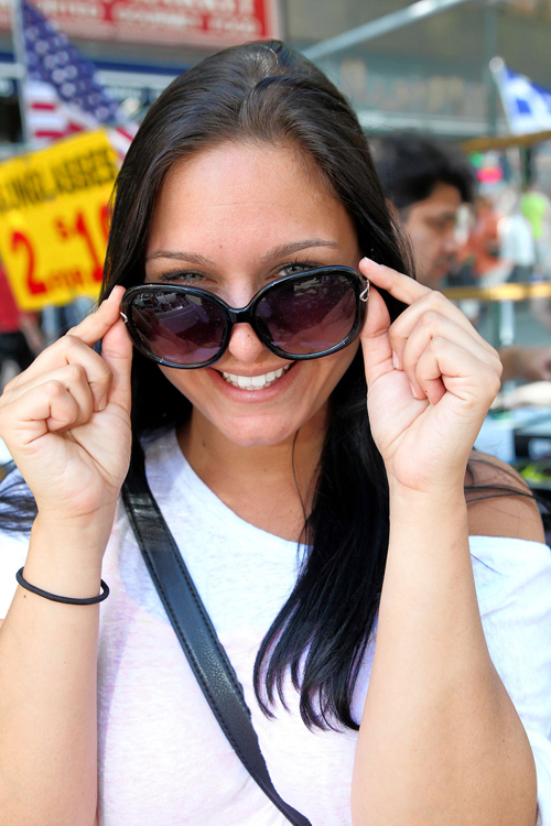 The Fifth element! Crowds cram avenue for annual festival