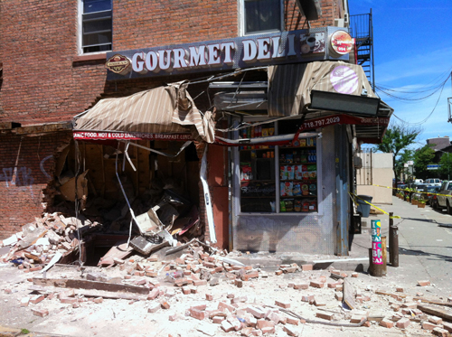 Trash crash! Garbage truck slams into Bedford-Stuyvesant bodega