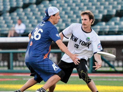 New York Empire conquers Coney Island for Ultimate Frisbee