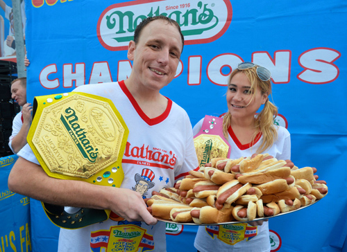 ‘Jaws’ of wife! Joey Chestnut gets engaged ahead of wiener win