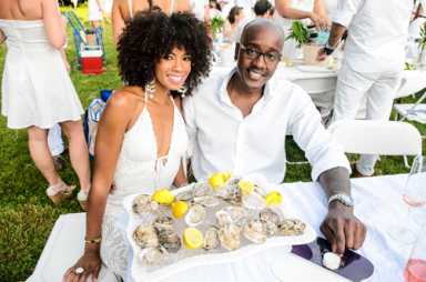 Purdy linen! White-clad dinner descends on Prospect Park