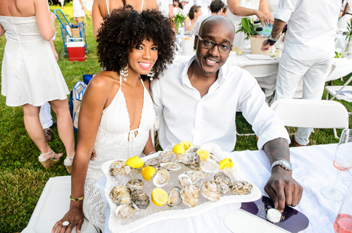Purdy linen! White-clad dinner descends on Prospect Park