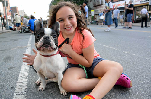 Fidos outnumber fi-don’ts at Fifth Avenue canine-fashion show