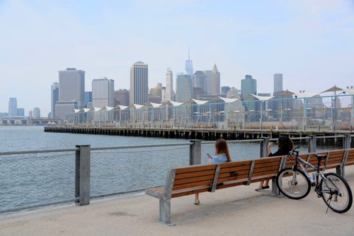 Police: Corpse found in East River next to Brooklyn Bridge Park