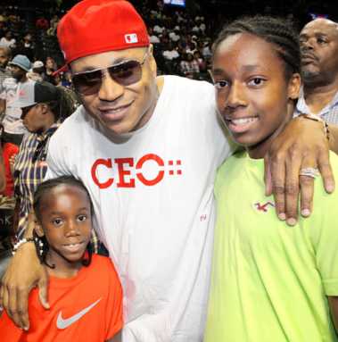 Celebrity streetball tournament brings hip hop and hoops together at Barclays