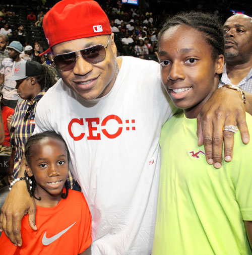 Celebrity streetball tournament brings hip hop and hoops together at Barclays