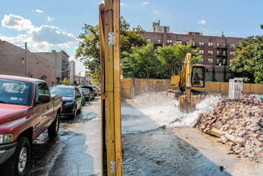 Thar she blows! Luxury development build site springs leak • Brooklyn Paper