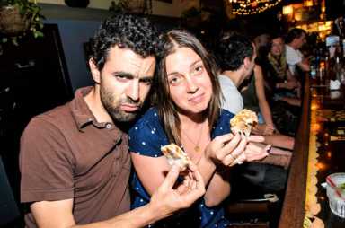 Greenpoint pizza-bar pie and dry