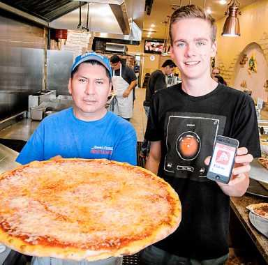 Push button, get pizza!