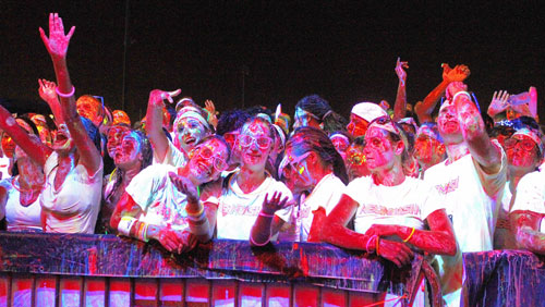 Flashy dash: Fluorescent run at Aviator