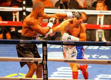 Canarsie boxer Ali rallies to claim belt at Barclays Center bout