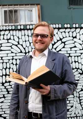 Live poets society meets at Bay Ridge bar
