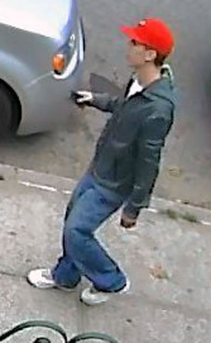 Teen pinches purse in Brighton Beach