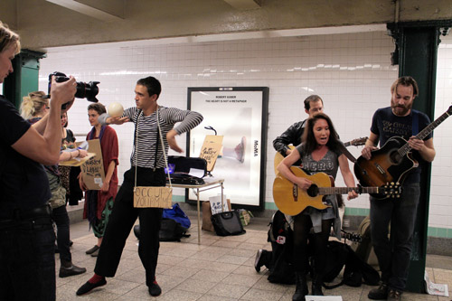 Subway musicians to police: Let us play