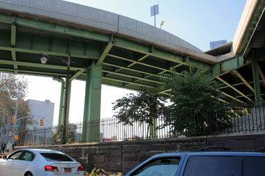 Two dead in motorcycle crash that sent them flying off Gowanus Expressway