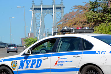 Attempted Manhattan Bridge suicide closes span