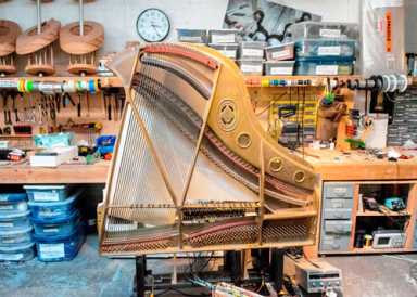Red Hooker’s new instrument brings out secret sounds
