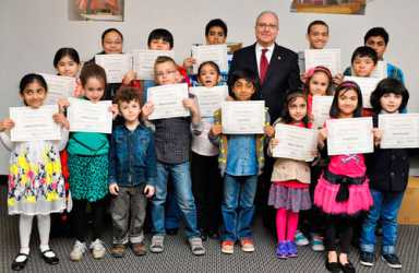 Standing O is shouting out to literacy