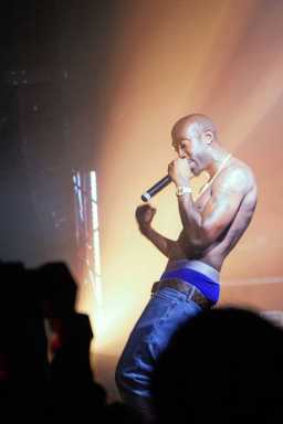 Two shot outside of W’burg rap show
