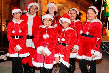 Sunset Park shines with Christmas tree lighting
