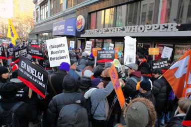 $15 of shame: Minimum-wage protest hits Downtown Burger King