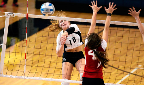 Blackbirds volleyball falls in NCAA tournament opener