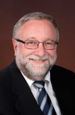 Standing O salutes Brooklyn doctor with Queens award