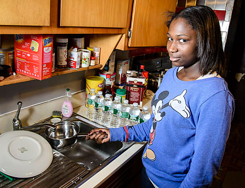 Dry-ckoff Gardens! Water outages leave Gowanus public housing residents high, dry