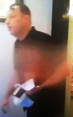 Cops: Flimflam man running skim scam