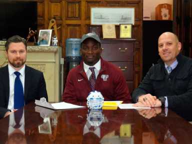 Brooklyn Tech’s Menyah inks Letter of Intent to Fordham