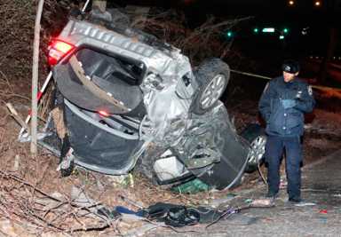 Driver careens onto Ridge park jogging trail