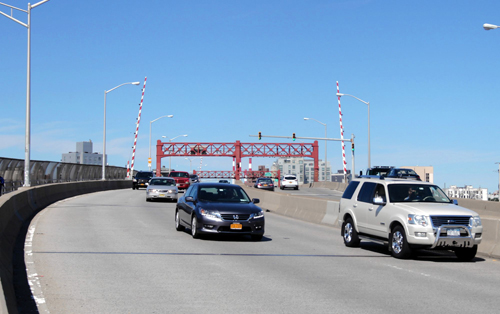 Commuters: Rush-hour drawbridge lifts must stop