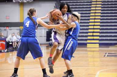 Bobcats’ late charge falls short in Federation ‘B’ semifinals