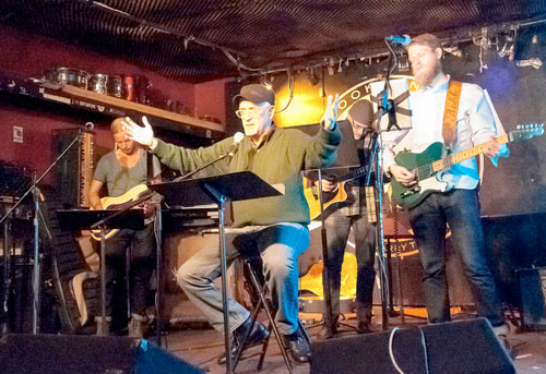 Pastor holds church services at Williamsburg dive bar