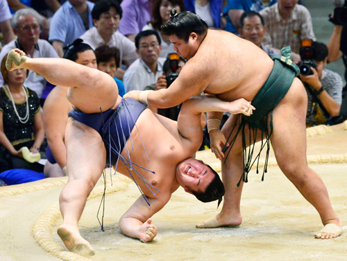 Big in Japan: Williamsburg foodie dishes up sumo screening party