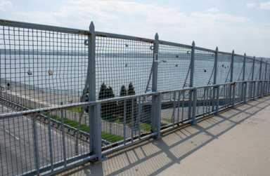 ‘Love locks’ trend spreads to Bay Ridge