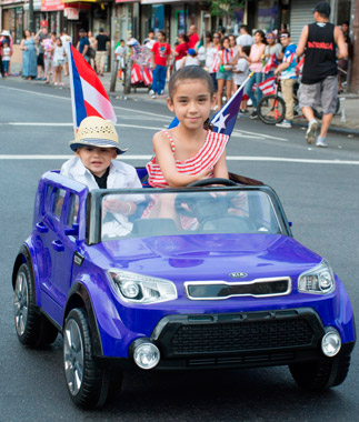 In step: Cops, locals keep peace at Sunset Park Puerto Rican parade