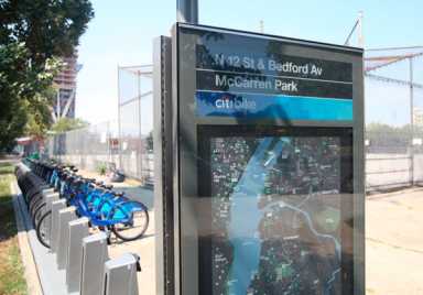 Holiday road! Sightseers visit Greenpoint to ride new Citi Bikes