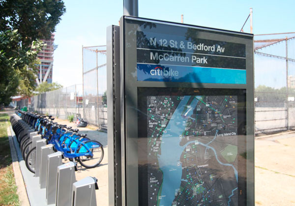 Holiday road! Sightseers visit Greenpoint to ride new Citi Bikes