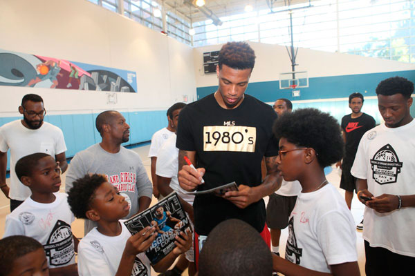 Hang time: Brooklyn kids shoot the breeze with rookie Nets star