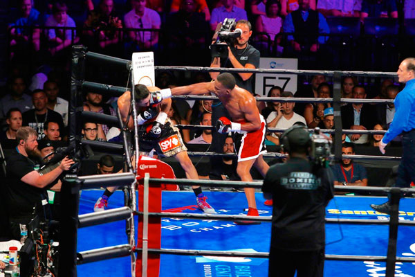 Brownsville’s Jacobs downs Mora, turns sights to Quillin