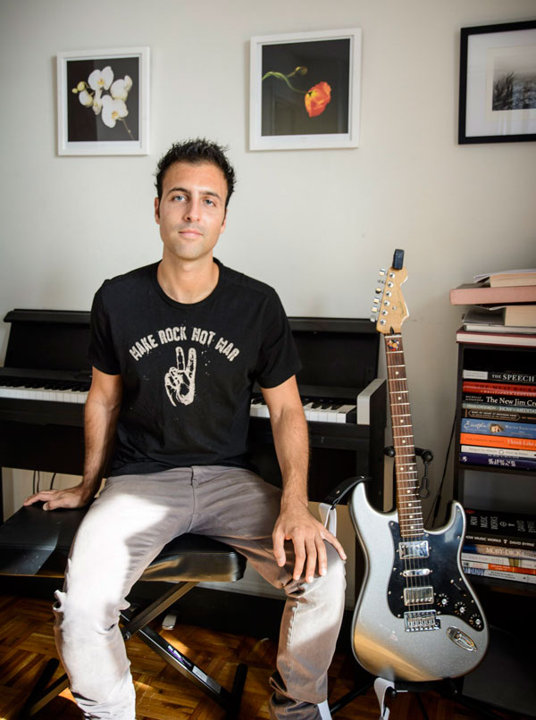 Berning man: Musician organizes benefit concert for Bernie Sanders