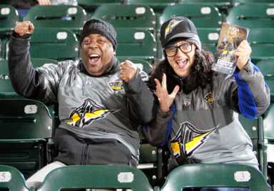 Final flash: Bolts rally for win in final home game