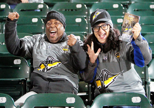 Final flash: Bolts rally for win in final home game