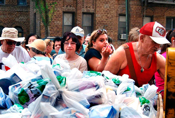 Kosher food giveaway for the holidays