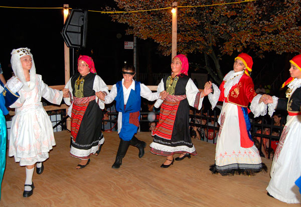 Hellenist hoedown: Thousands turn out for Ridge’s annual Greek festival