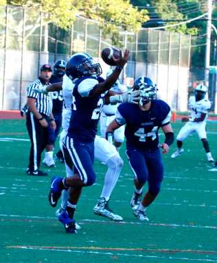 Midwood holds off Utes to remain unbeaten